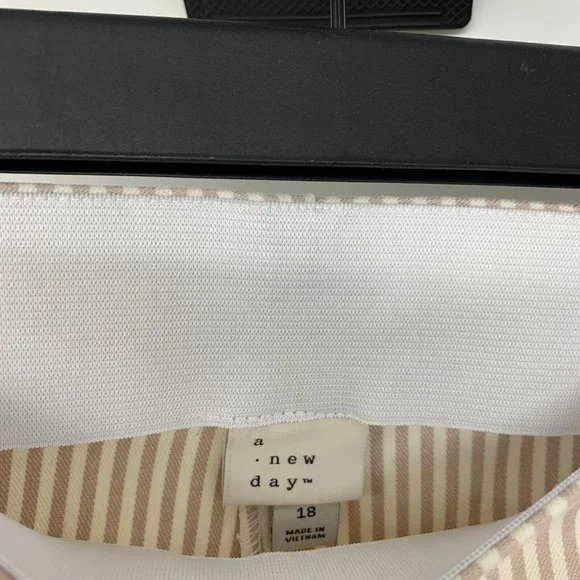 A New Day Pants High Rise Slim Fit Ankle Beige White Stripe NWT - Picture 4 of 12